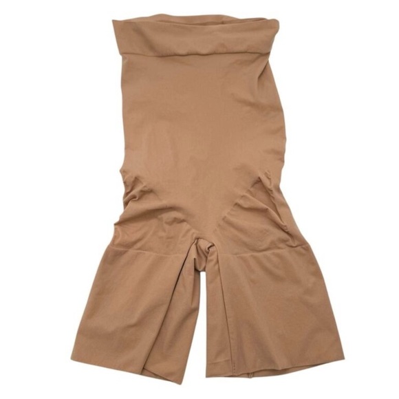 Skims Everyday Sculpt Mid Thigh Short Clay Medium - Picture 3 of 4